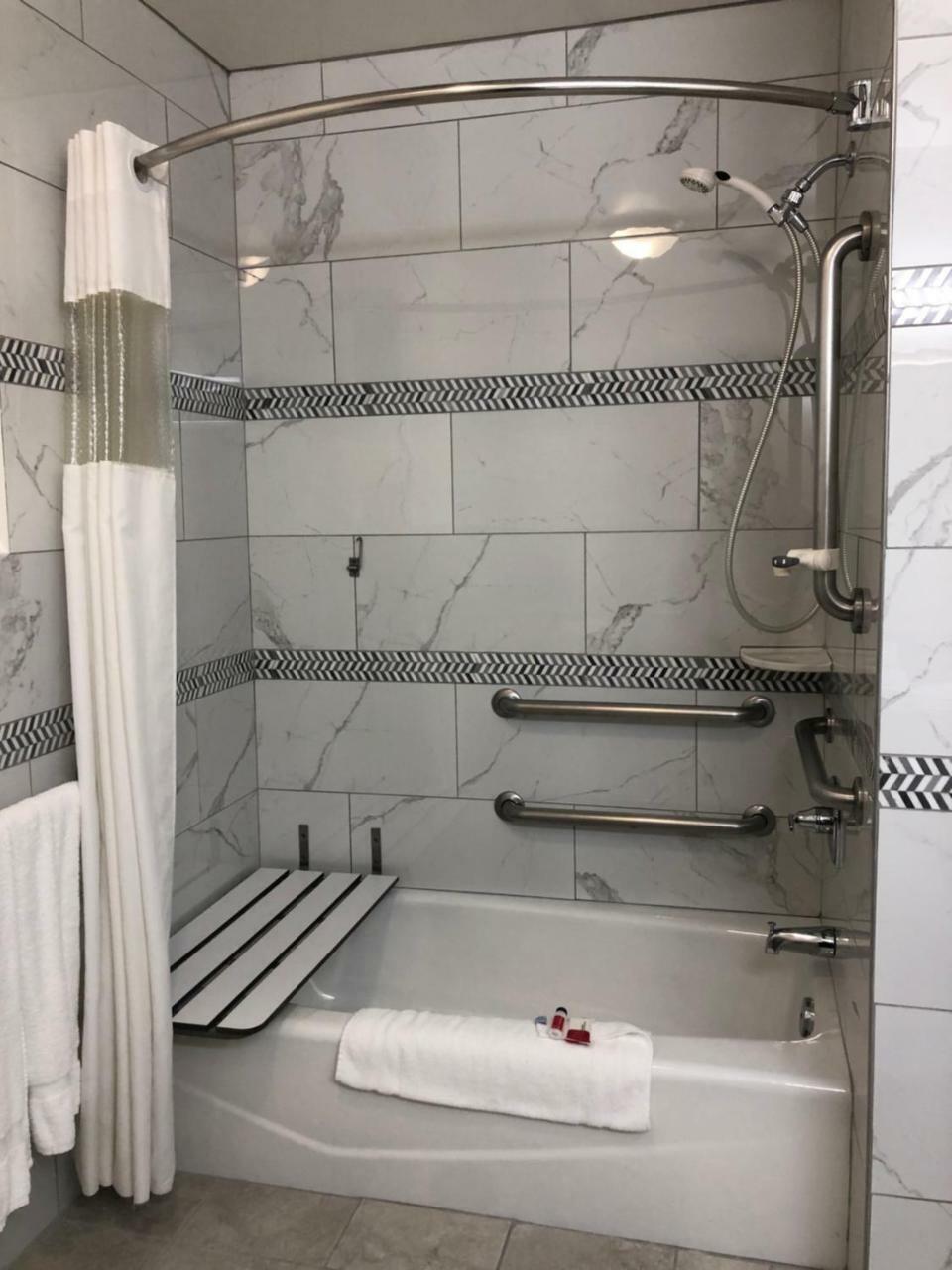 Triplodge Of Santa Clarita Ngoại thất bức ảnh